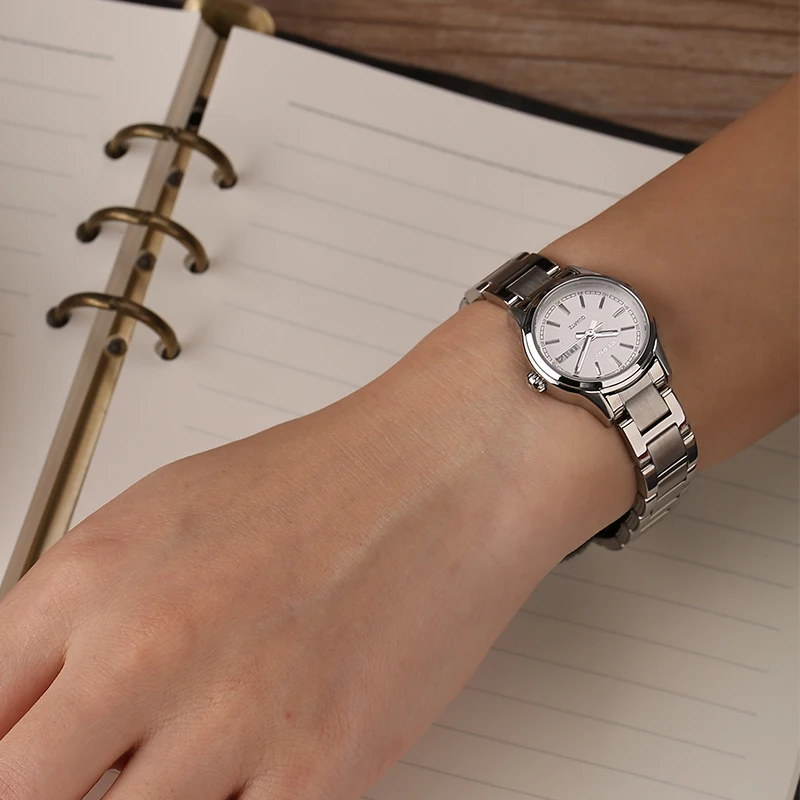 BERNY Orologio da donna di lus - Luxury Watch Japan recensione e prezzo