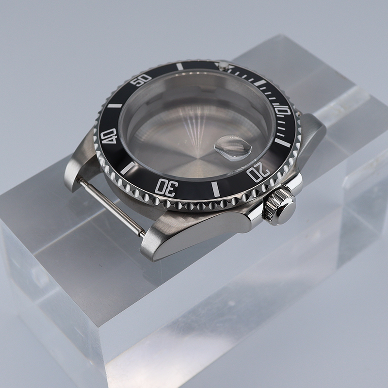 NH35 40mm SUB Nero Inserto In  - Exhibition Caseback recensione e prezzo