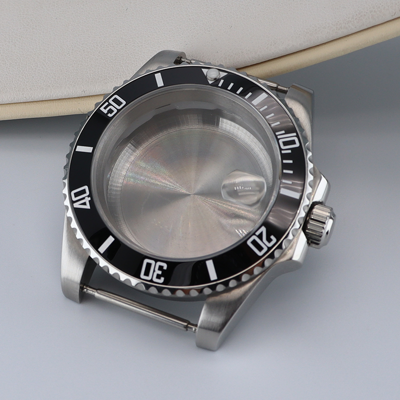 NH35 40mm SUB Nero Inserto In  - Exhibition Caseback recensione e prezzo