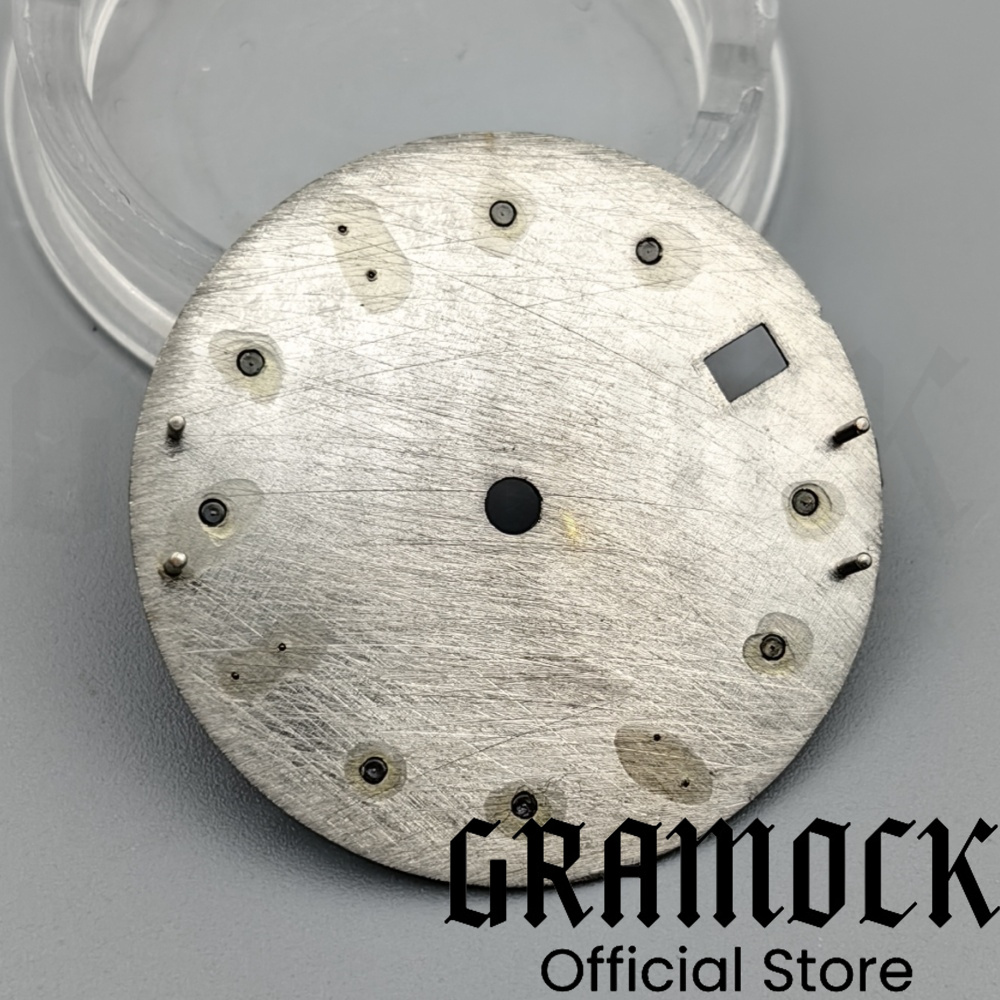 Gramock 28,5 mm nero rosso qua - Luxury Watch With Green Dial recensione e prezzo